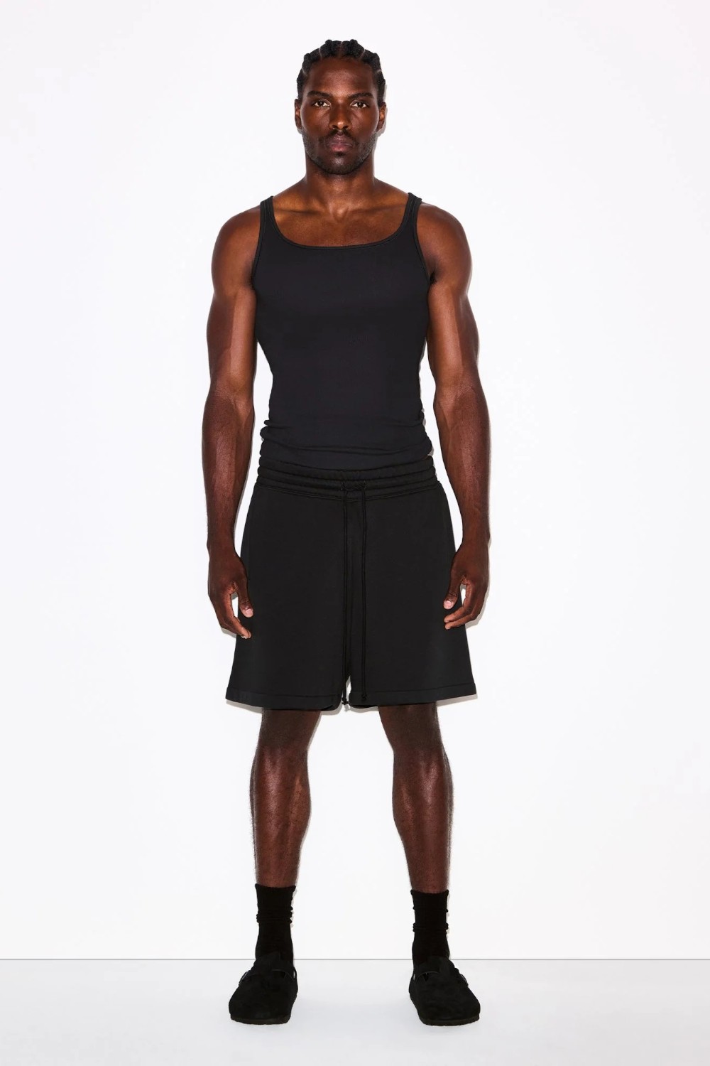 תמונת כל הלוק של FLEECE LOUNGE RELAXED SHORT